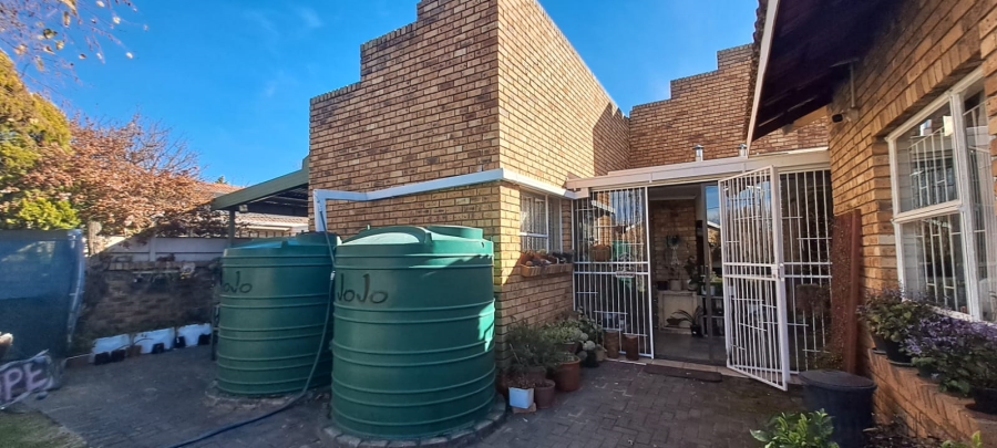 4 Bedroom Property for Sale in La Provance Free State